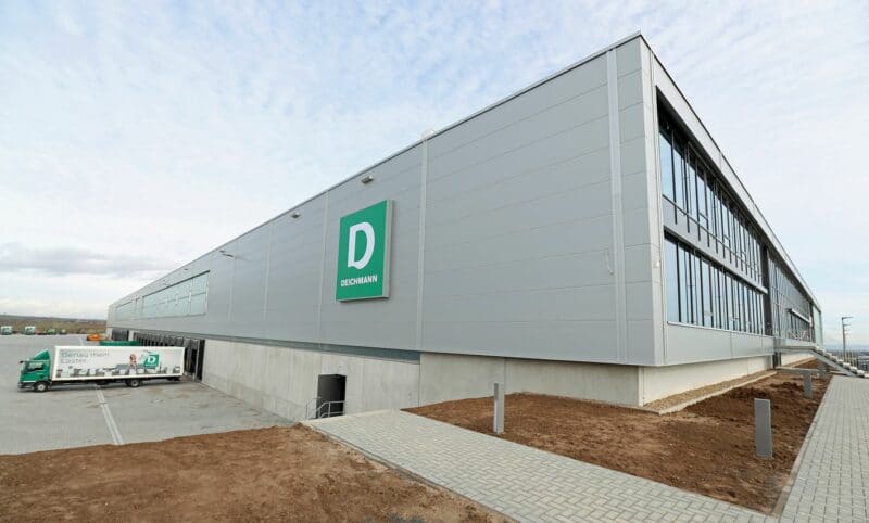 Tu začína cesta každého páru topánok a doplnkov